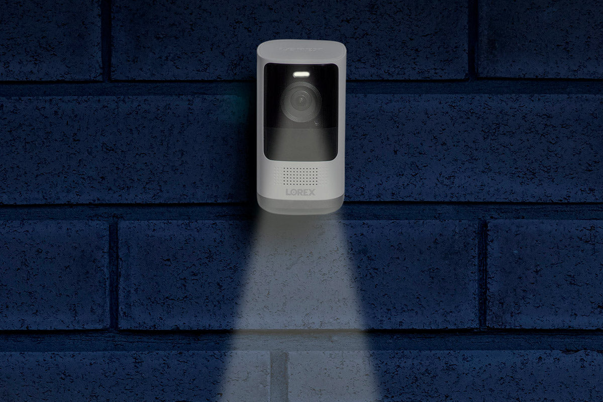 Lorex Smart Home Security Center with Two 2K Battery Operated-Cameras, Range Extender and Solar Panels