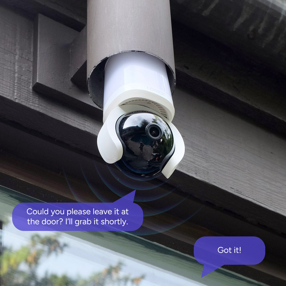 Lorex Connect 2K Wi-Fi Smart Lightbulb Pan-Tilt Camera