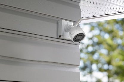 Lorex 2K (8 Camera Capable) Battery-Operated 32GB System with 4 Active Deterrence and Person Detection Cameras - Open Box