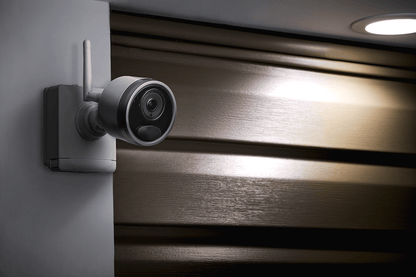 1080p HD Wire-Free Security Camera with 3-cell Power Pack - Lorex Corporation