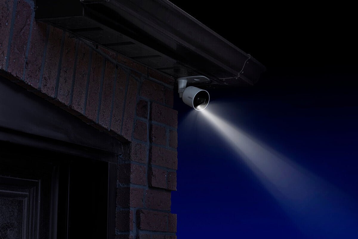 Smart Outdoor Wi-Fi Security Camera With Advanced Active Deterrence - Lorex Corporation